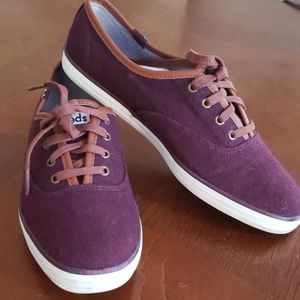 LIKE NEW SZ 8 KEDS BY TAYLOR SWIFT